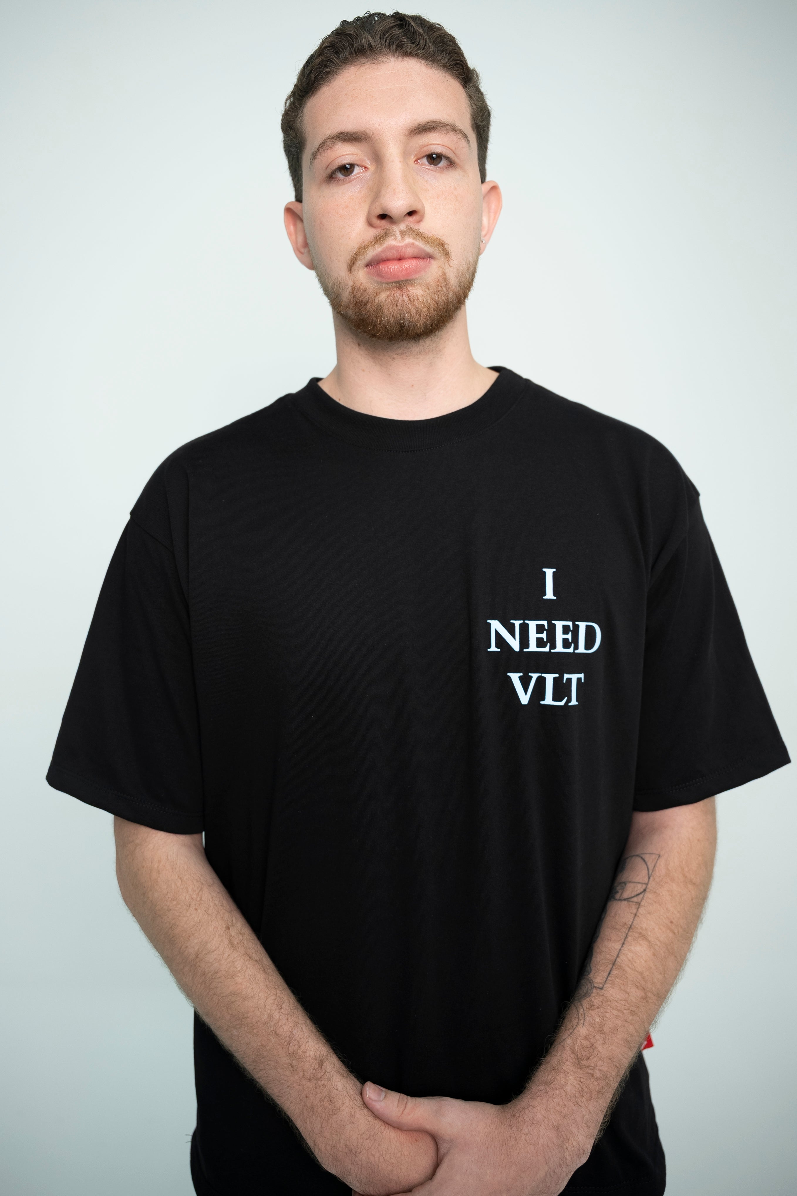 CAMISETA I NEED VLT